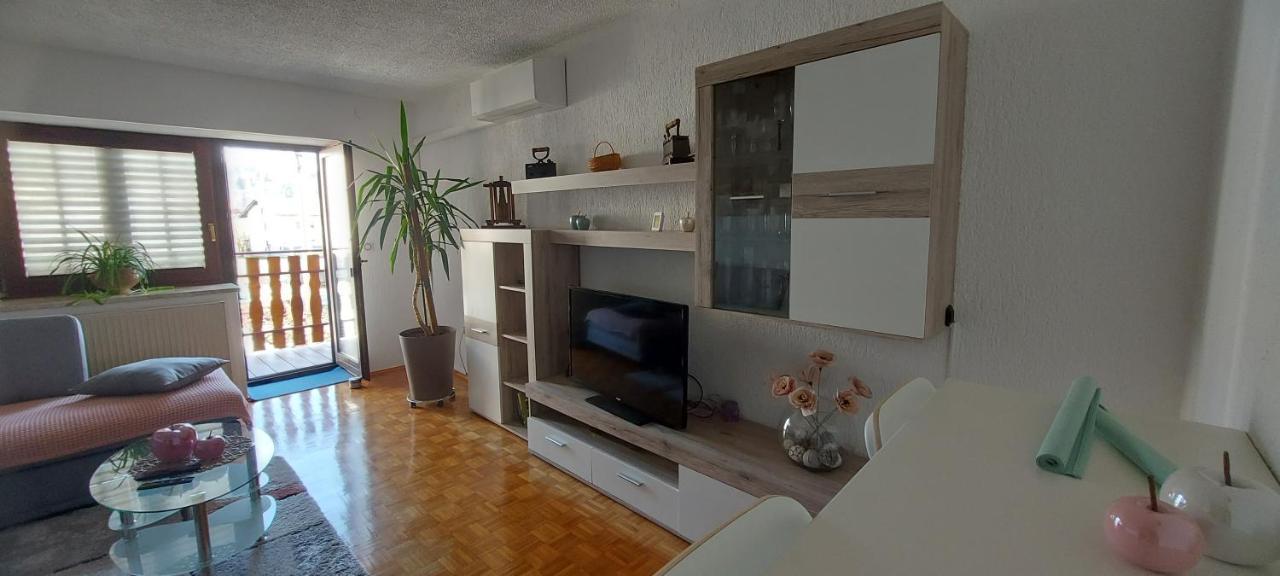 Breginj Apartma Pr' Ivani Miskorinovi מראה חיצוני תמונה